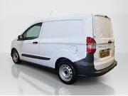 Ford Transit Courier - View 2