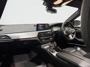 BMW 5 Series - View 4