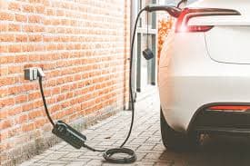 Why Would Anyone Switch to Petrol? The Real Struggles of Internal Combustion versus Electric